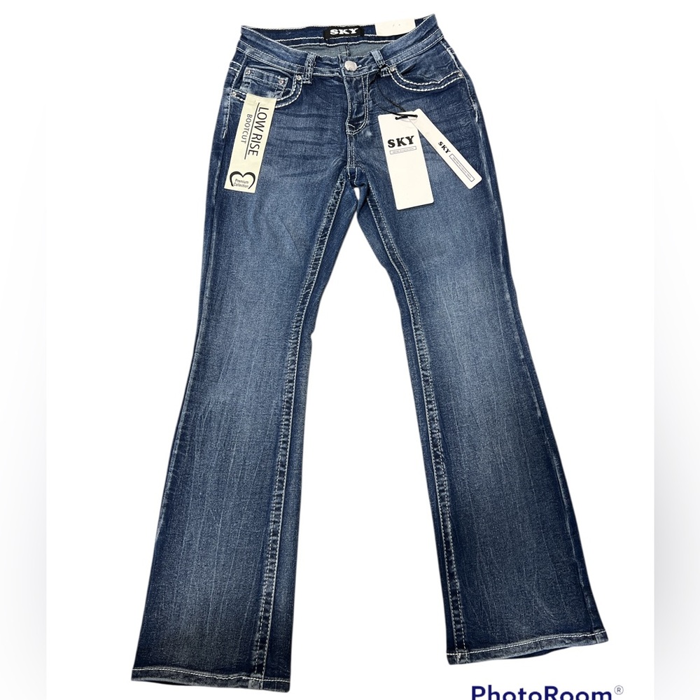 NWT SKY Women's Bootcut Jeans Rhinestone Wing Heart Embroidery Size 7/8